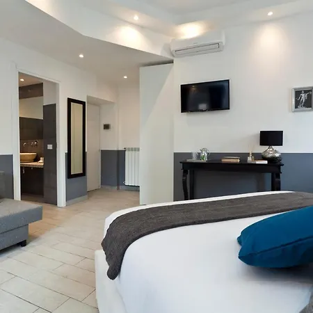 Aeterna Rooms Collection Guesthouse-3