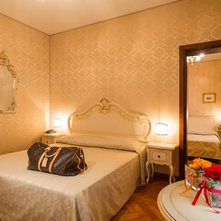 Palazzo Guardi-3