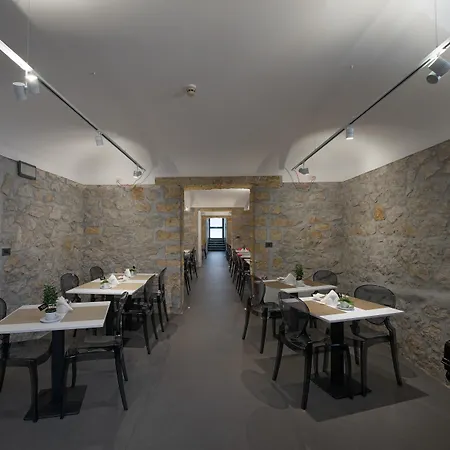 Hotel Tonic-3