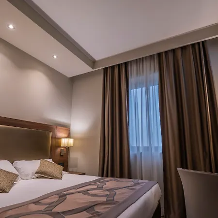 Smart Hotel Holiday-2