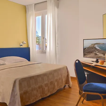 Mistral2 Hotel-3