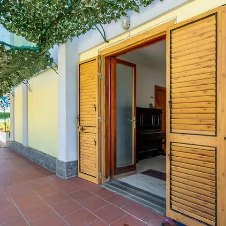 Villa Mariel Rooms And Apartments-2