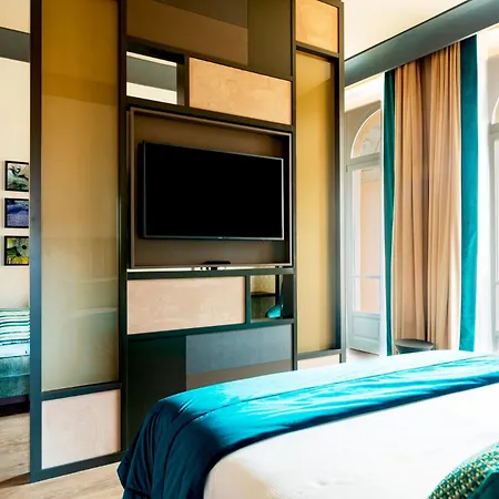Amadomus Luxury Suites-2