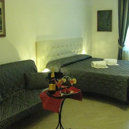 Hotel Enza-2