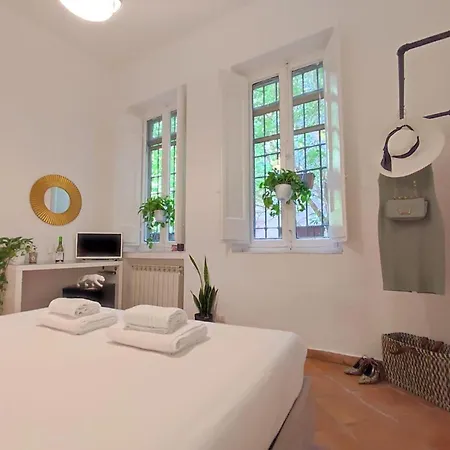 Coronari Suite - A Love Nest At Navona Square-2