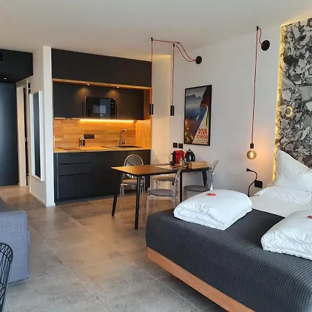 Visioni Lake View Rooms & Breakfast - Adults Friendly-2