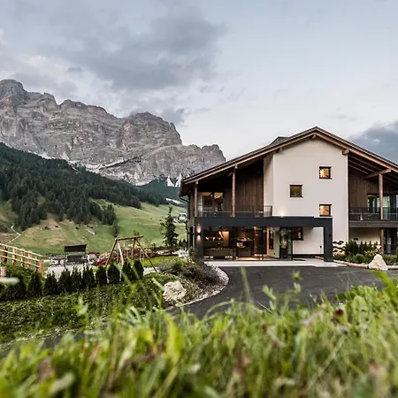 Surega - Idyllic Farmhouse-3