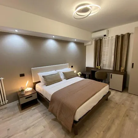 Hotel Plaza Ungheria-3