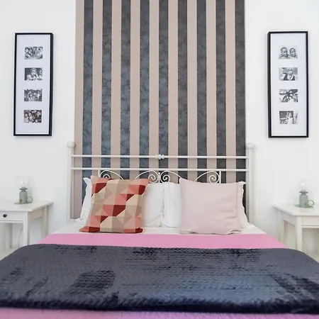 Zaira B&B-2
