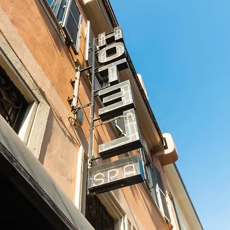Hotel Center 3-3