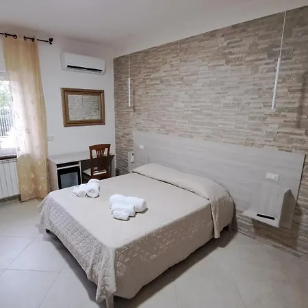 Hera Tropea Rooms-3
