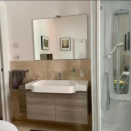 Florenzia Room-3