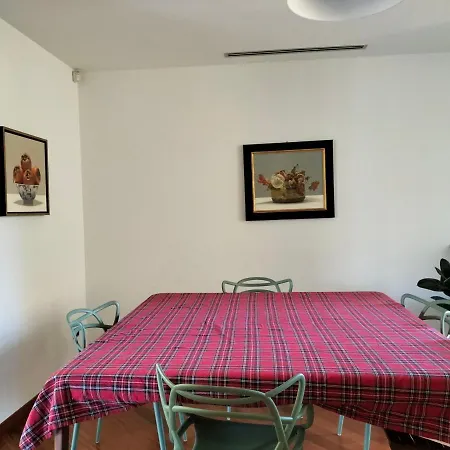 Stanza N. 3 In Appartamento Incantevole Zona Solari-3
