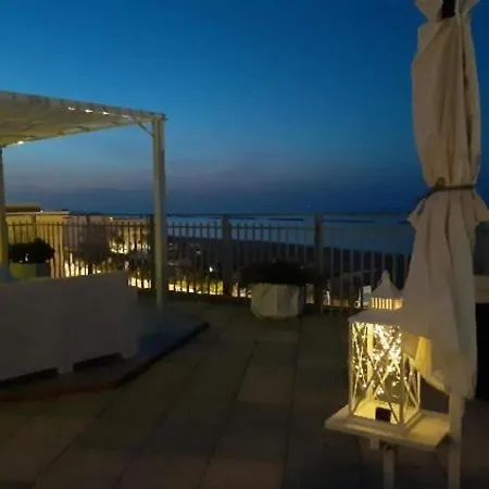 Hotel Embassy-3