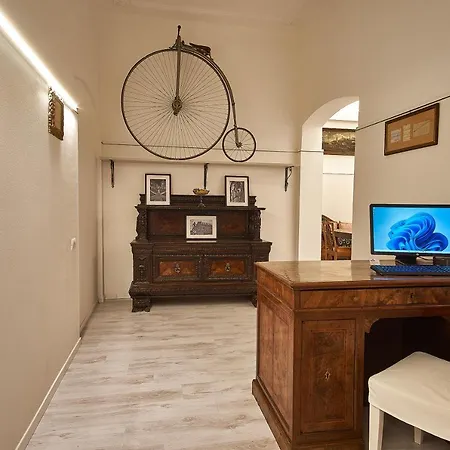 Cuore Di Bologna Suites-2