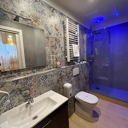 La Suite Deluxe Rooms & Apartments-3