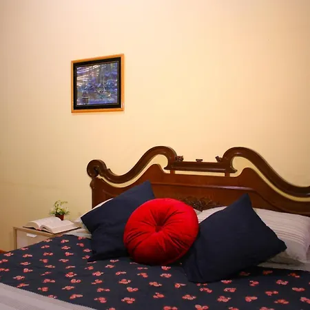 Roma Tiberius Suite-2