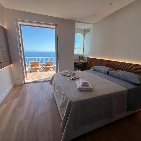 Seajewelsdeluxurysuite-2