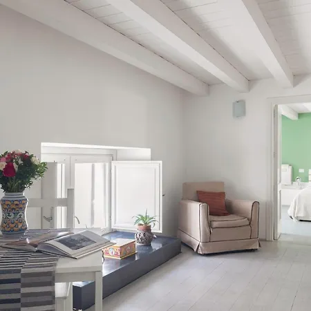 Palazzo Sambuca Apartment And Rooms-3