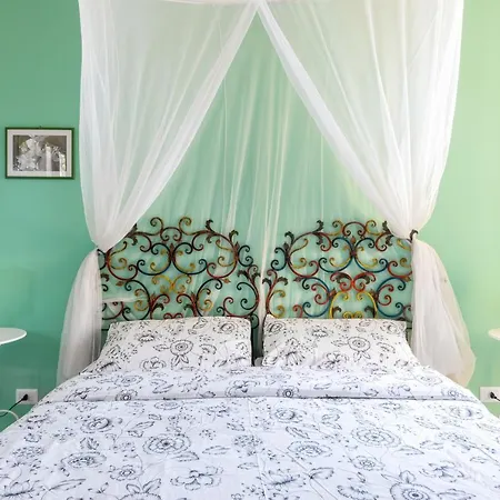 Tauromenion Guest House-2