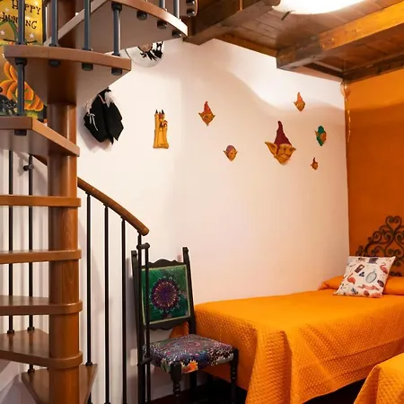 LE STREGHE rooms e art,centralissimo con garage su richiesta-2
