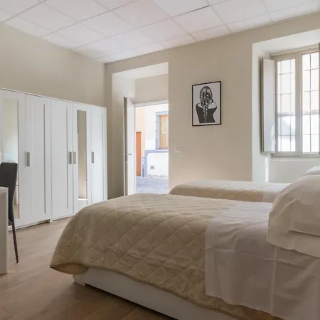 Center Rooms-3