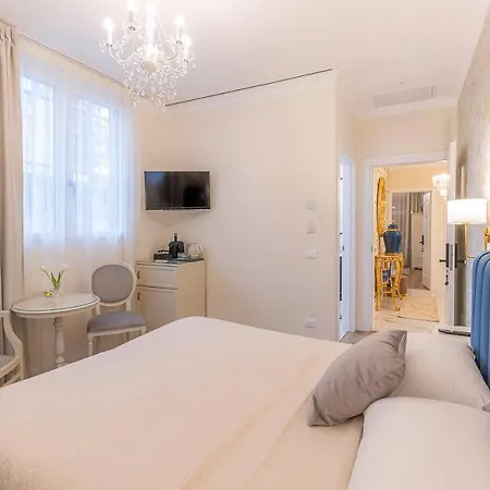 Crys: Rooms, Holiday, Business-2