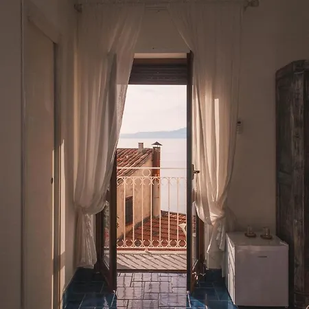 La casa nel borgo-3