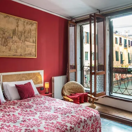 Tre Sestieri Terrace Canal View-2