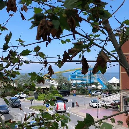Hotel Criss-2