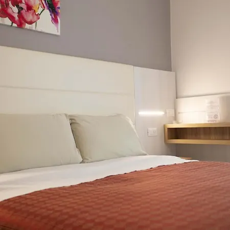 Hotel Explorer-3