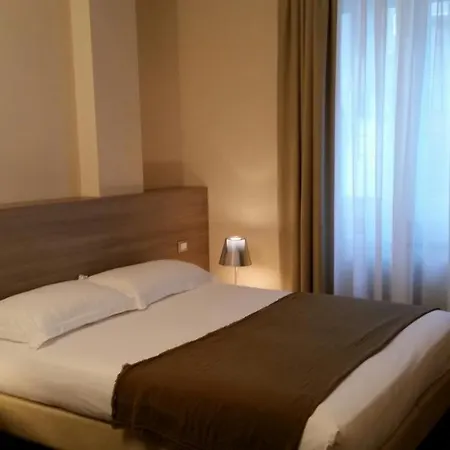HLL Hotel Lungolago Lecco-3