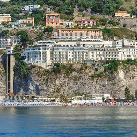 Lloyd'S Baia Hotel-3