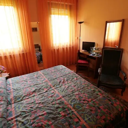 Hotel Sarre-3