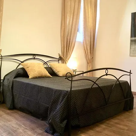 Sarlette Cozy Room-2