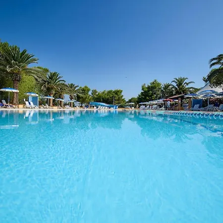 Thr - Isa-Appartament Charme, 4 Beds, Air Conditioning And Private Outdoor Area In Village With 6 Swimming-Pools, Only 1 Km From The Beach-3