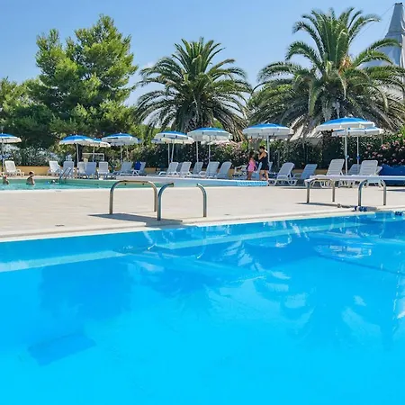Thr-Isa-Appartament Plus With Mezzanine, 4 Beds, Air Conditioning And Private Outdoor Area In Village With 6 Swimming-Pools-2