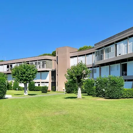Isa - Studio 2 Beds In Residence With Swimming-Pool Bed And Bath Linen Included-2