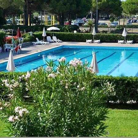 Studio 2 Beds In Residence With Swimming-Pool Bed And Bath Linen Included-2