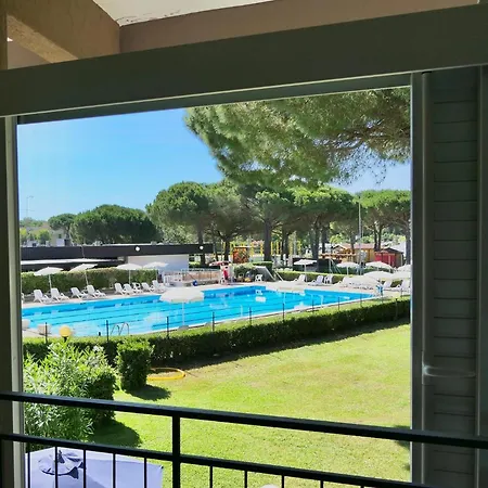 Apartment 3 Beds In Residence With Swimming-Pool Bed And Bath Linen Included-2