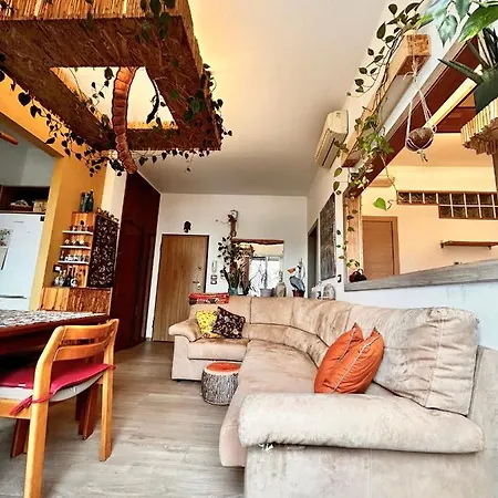 Garden Room With Shared Bathroom - Central Station-3