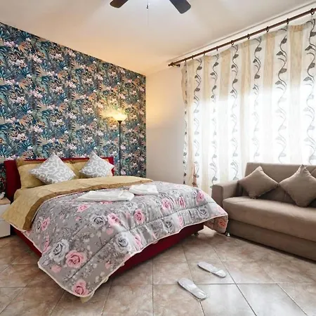 Holly Apartment Venice-3