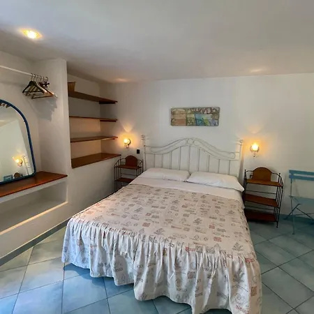 B&B Lunaponzese-Ponza Centro-2