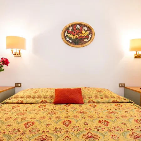 Camelia Rooms Venice Guesthouse-3