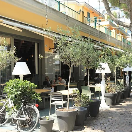 Zuara9Room Rimini-3