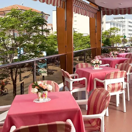 Hotel Royal-Spiaggia-3