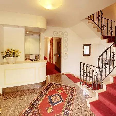 Hotel Garni Hubertus-3