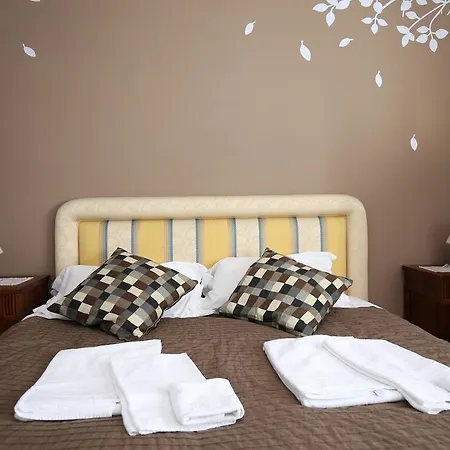 Anastasio II Bed & Breakfast-3