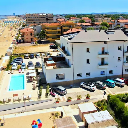You & Me Beach Hotel - Adults Friendly-3