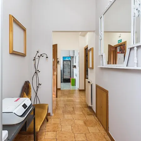 Travelershome Ciampino&Morena Guesthouse-2